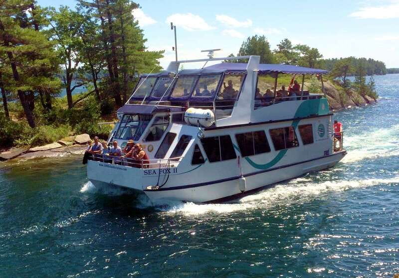 Brockville: 1000 Islands Cruise - The 1000 Islands Cruise: Glide Through Tight Water