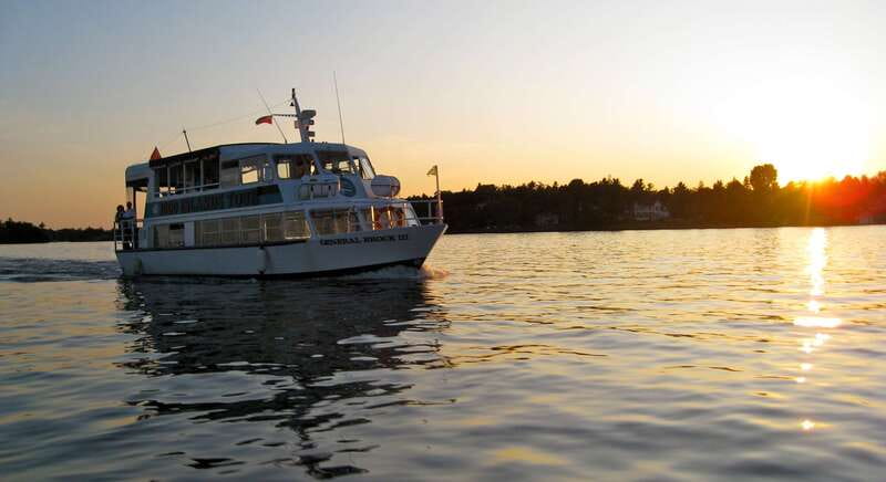 Brockville: 1000 Islands Cruise - Boarding in Brockville: Choose Wind or Cozy
