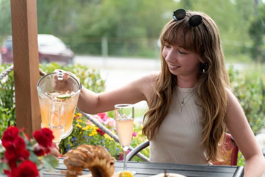 Buzz + Bites! Lunch for Two in East Kelowna - Guided Honey-Wine Tasting: Five Wines, Twice Over