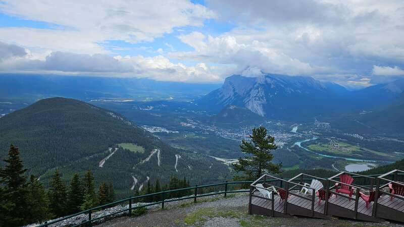 Calgary: 2-Day Banff National Park Highlights Summer Tour - Bow Lake and the Icefields Parkway: Frigid Water and the Bow River Origin