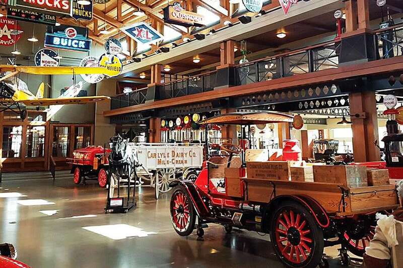 Calgary: 3.5-Hour Bus City Tour with Gasoline Alley Museum - Scotsman Hill Viewpoint: Your Best Skyline Photo Shot