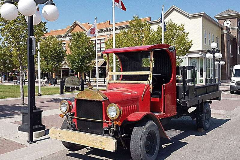 Calgary: 3.5-Hour Bus City Tour with Gasoline Alley Museum - Downtown to the East Village and Inglewood: The City Story in Motion