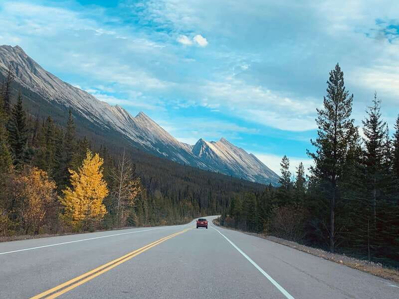 Calgary: 3-Day Lake Louise, Moraine, Emerald, Yoho, Icefield - Day 2: Johnston Canyon hike, Surprise Corner, and Sulphur Mountain by gondola or hot springs