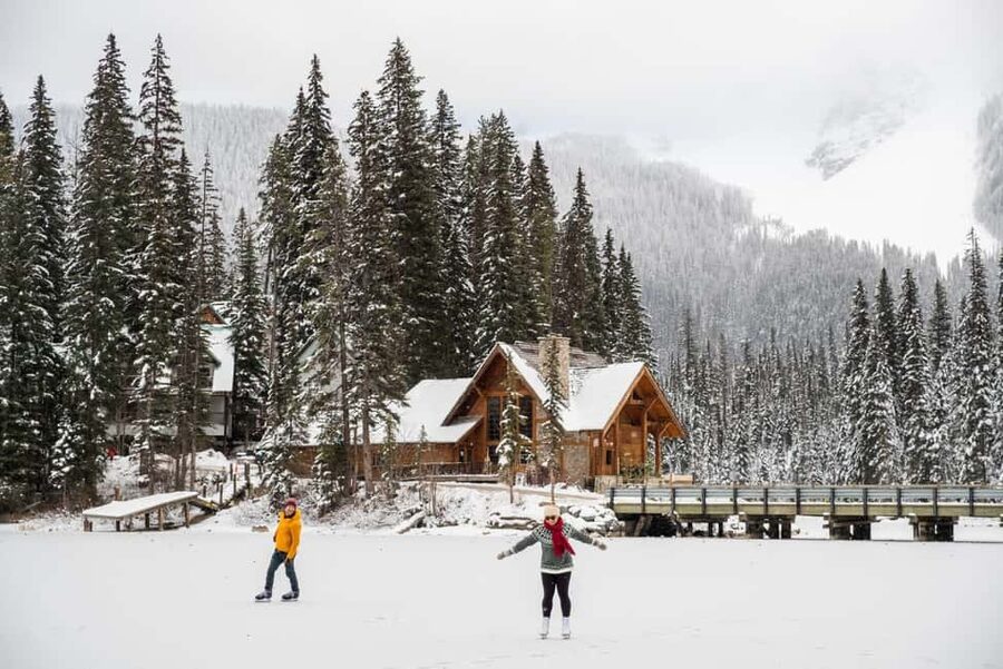 Calgary: Banff Top Lakes Tour with Banff Town Visit - Lake Louise Village and a quick reset before Yoho