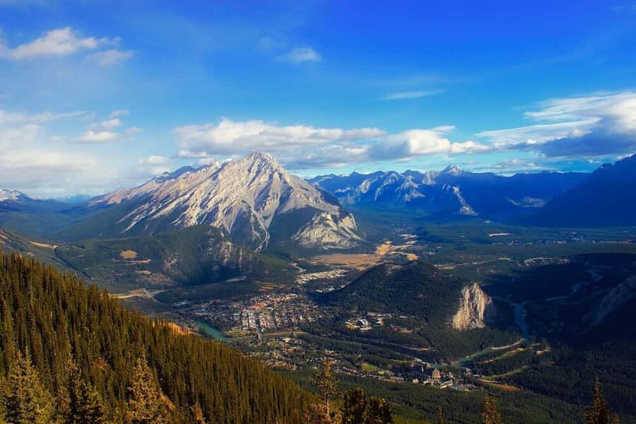 Calgary: Banff Top Lakes Tour with Banff Town Visit - Getting picked up, staying moving, and knowing the pacing