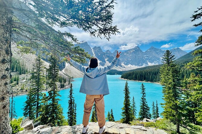 Calgary/Canmore/Banff: Moraine Lake & Lake Louise Return Shuttle - Moraine Lake and Lake Louise in One Easy 5-Hour Loop