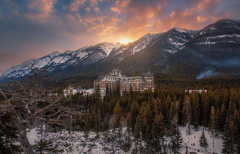 Calgary/Canmore: Lake Louise, Moraine Lake, & Banff Day Tour - Pickups, drop-offs, and the reality of a 7 to 10 hour day