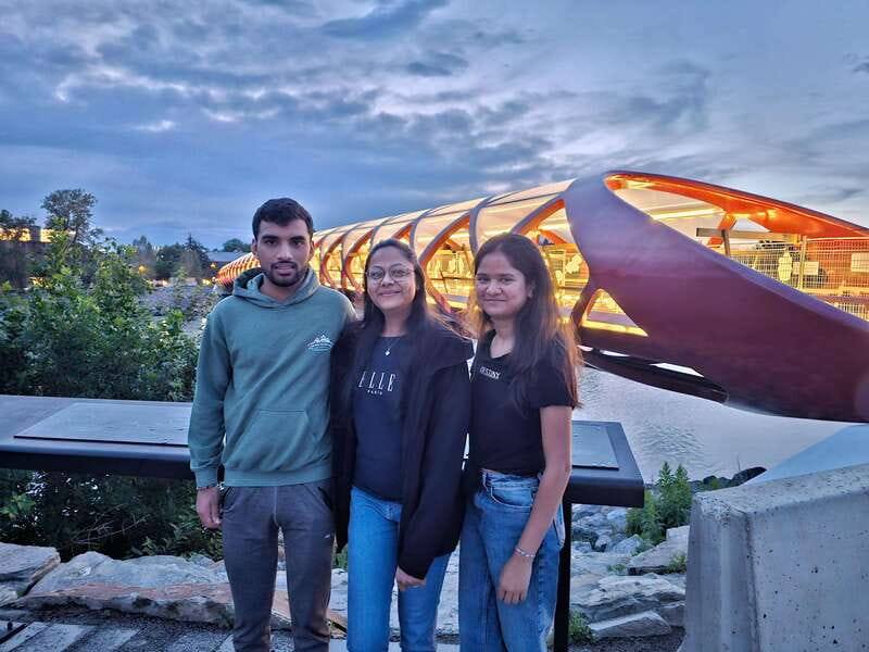 Calgary City Tour & Yamnuska Wolfdog Sanctuary Private Tour - Key things to know before you go
