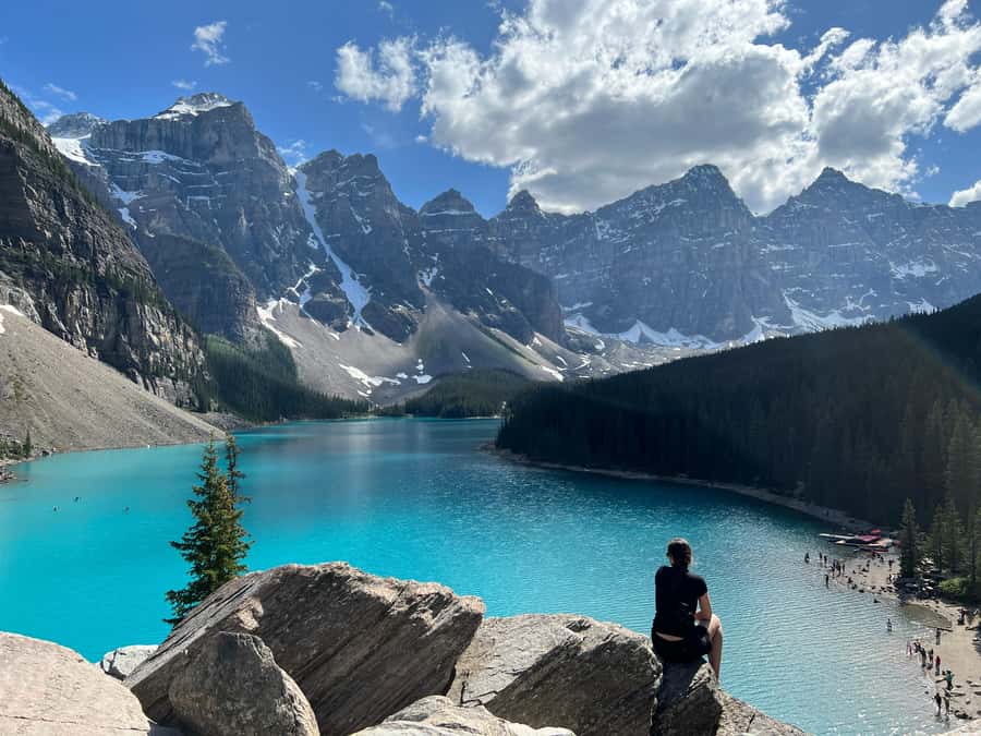 Calgary: Lake Louise, Emerald, Marble Canyon, and Yoho Tour - Moraine Lake in Peak Season, Marble Canyon in Winter Months