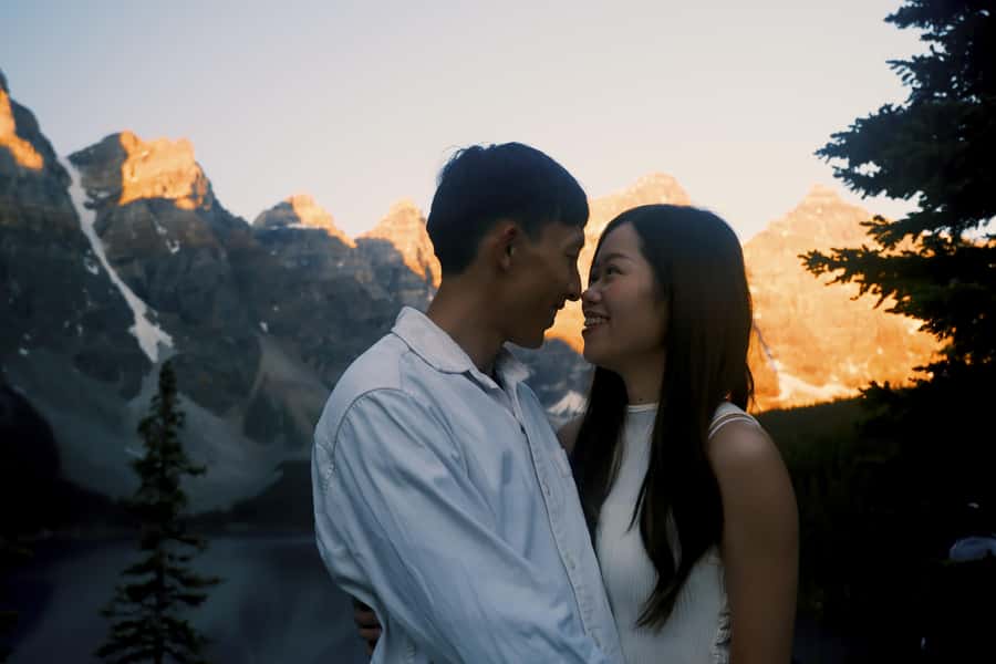 Calgary:Moraine Lake Sunrise & Lake Louise & Wildlife Safari - Transportation, timing, and the pickup plan that affects your stress level