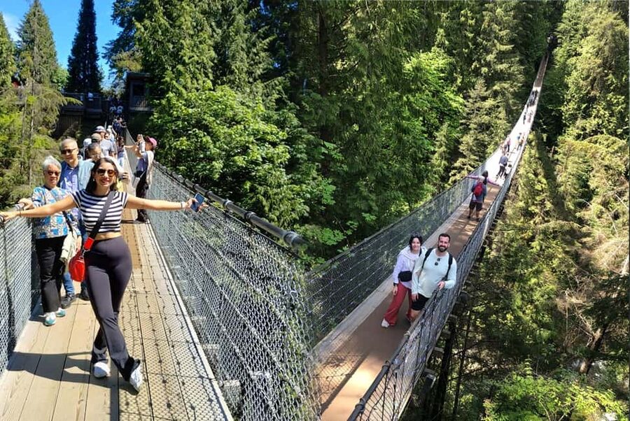 Capilano Br+Grouse Mtn+Dam+Lake&Hatcher/5in1/Small Group/Car - The drive-and-photo loop: downtown views, Stanley Park, and Lions Gate
