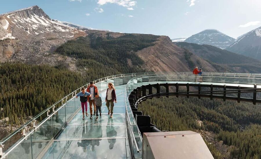 Columbia Icefield Adventure, Bow Lake & Peyto Lake Tour - Pickup timing in Calgary, Canmore, and Banff