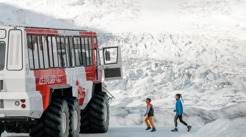 Columbia Icefield, Peyto Lake, Bow Lake Discovery Tour - Columbia Icefield Discovery Centre: Your Hub for Glacier Views