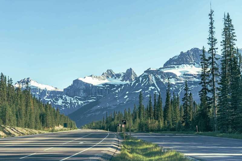 Columbia Icefield, Peyto Lake, Bow Lake Discovery Tour - Bow Lake Stop: 20 Minutes of Turquoise Calm