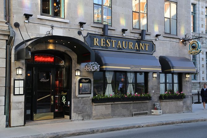 Combo Historical and Food Tour of Old Quebec - Stop 1: La Fresque des Quebecois, art you can’t miss