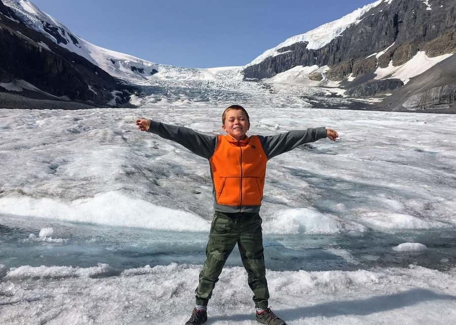 Day Trip to Jasper + Banff with picnic and drinks - Athabasca Glacier: The 75-Minute Walk That’s Worth the Cold