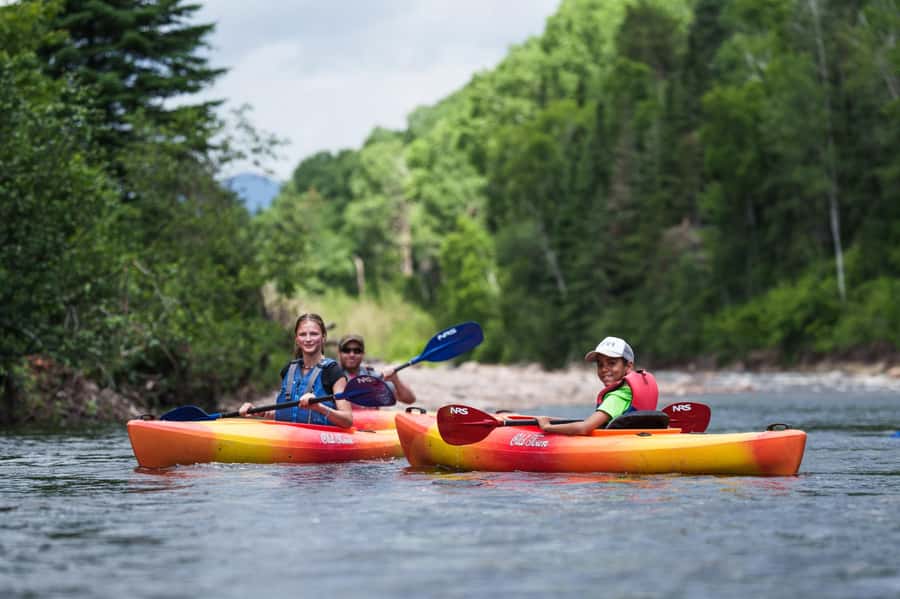 Descent of the Gouffre River in Baie-St-Paul, Charlevoix - La Familiale - Getting equipped: kayaks, waterproof bag, and required shoes