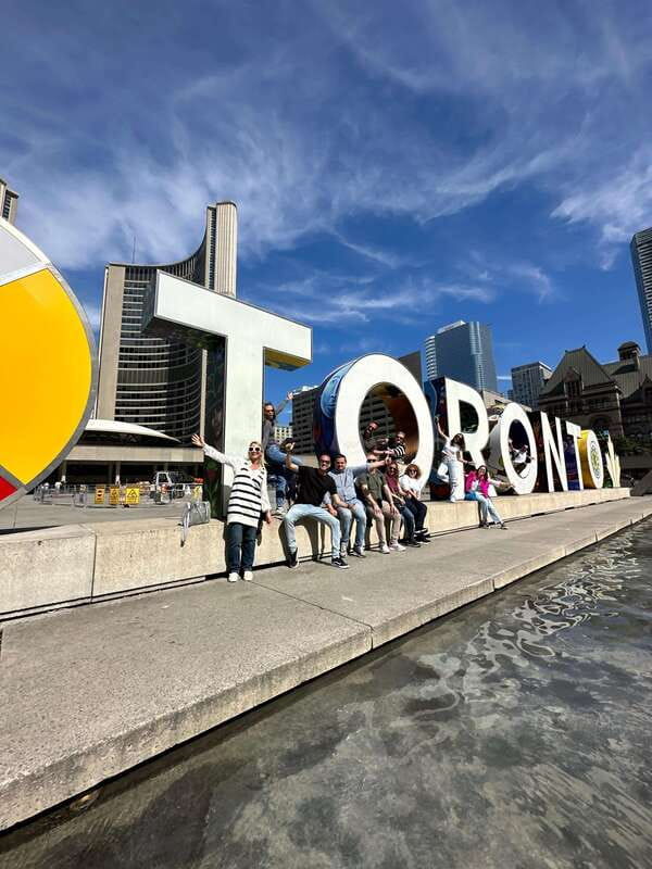 Downtown Toronto: Walking tour experience. English/Spanish - Key things to know before you go