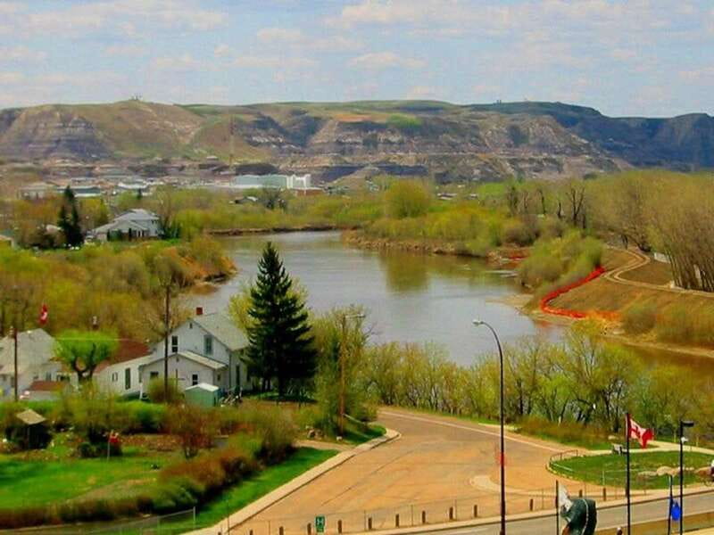 Drumheller: Bad Land & Dinosaur Museum Tour from Calgary - Royal Tyrrell Museum time: the best use of your 1.5 hours