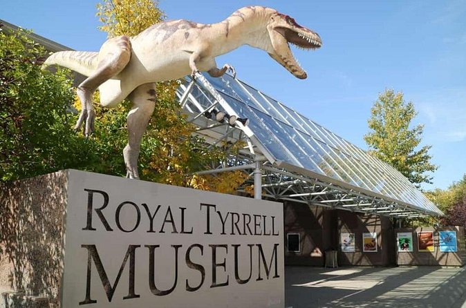 Drumheller Tour Royal Tyrell Museum Shared Tour - The Hoodoos: Photo Time With a Real Erosion Lesson