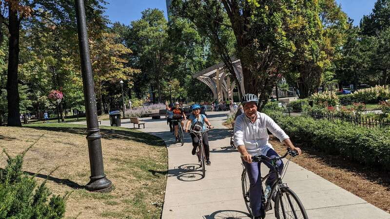 E-bike through Toronto's Dynamic Neighbourhoods - CAMH: Toronto’s approach to mental health in plain sight