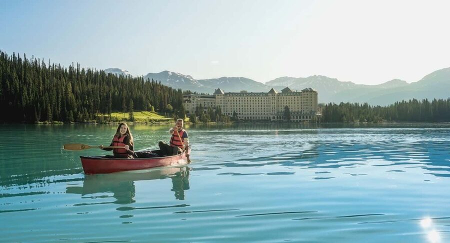 Emerald Lake,Lake Louise JohnstonCanyon&Banff Tour - Emerald Lake in Yoho, 45 minutes to see the color up close