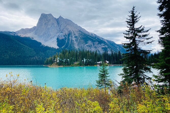 Emerald Lake Lake Louise Moraine Lake Half Day Tour - The one-day lake route that actually saves energy