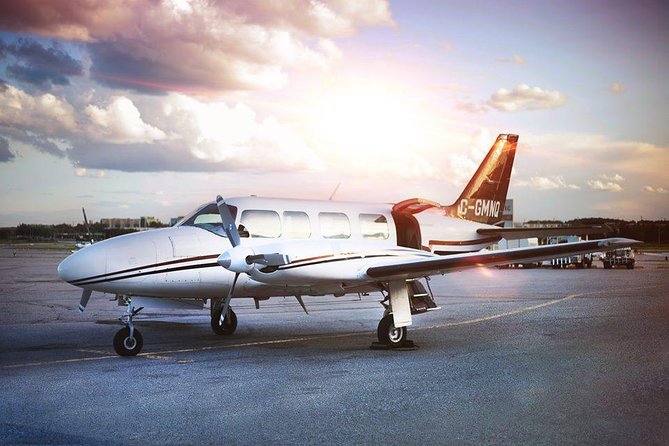 Exhilarating 120km Aerial Tour of Toronto with iflyTOTO - Meeting point reality: Billy Bishop, then Porter FBO