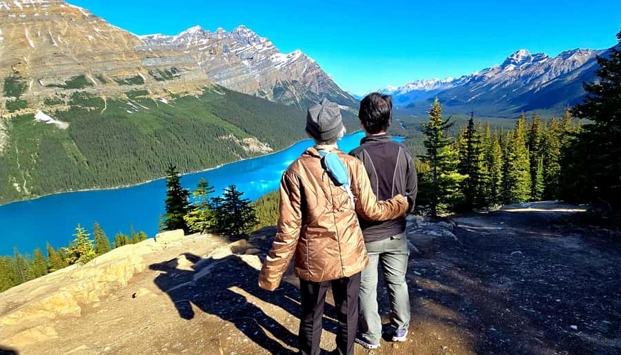 Explore 9 Iconic Banff Spots in 1 Epic Day!(Pax 12/Group) - Yoho Winter Swaps: Emerald Lake and Natural Bridge