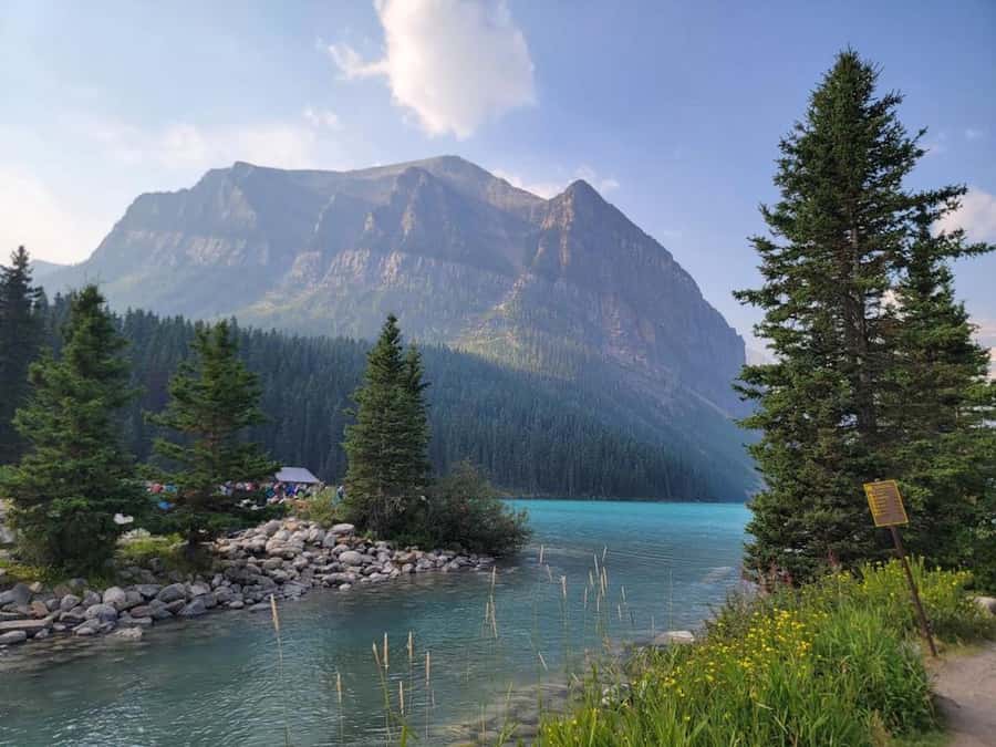 Explore Banff National Park & Lake Louise Day Trip - Moraine Lake access in warmer months