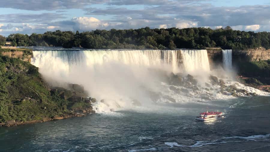 Falls Small Group Tour w/ Tower, Journey & Boat - From TO - Floral Clock and Niagara Whirlpool: worth it, but keep your expectations short