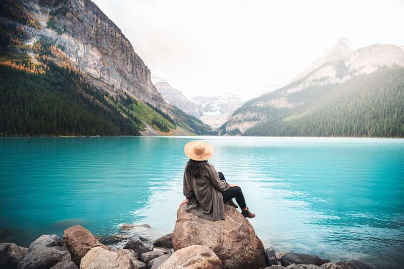 From Banff: Lake Louise and Moraine Lake Sightseeing Tour - From Banff pickup to Bow Valley Parkway views