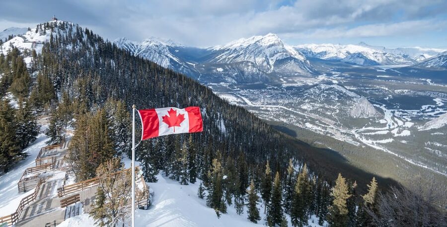 From Banff: Moraine Lake and Lake Louise Half Day Tour - Should you book this Lake Louise and Moraine Lake shuttle?