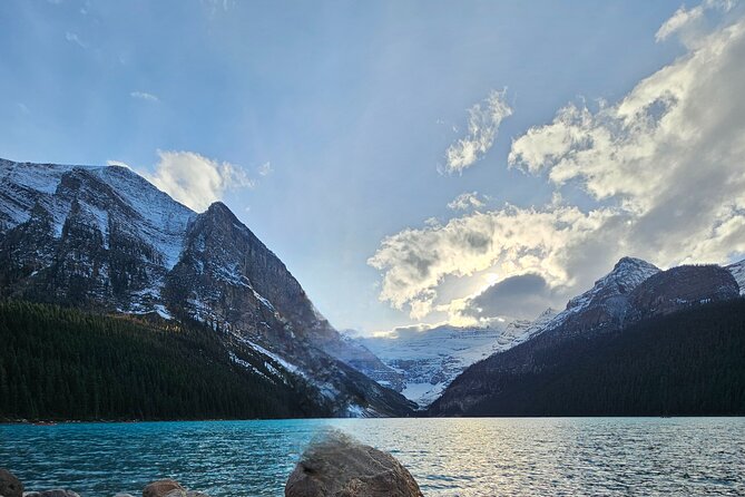 From Banff: Moraine Lake and Lake Louise Half Day Tour - Crowds, weather, restrooms, and packing for the day