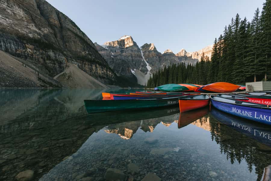 From Banff: Mountains, Lakes, and Waterfalls Full-Day Tour - Emerald Lake and the lunch break that actually feels like part of the trip