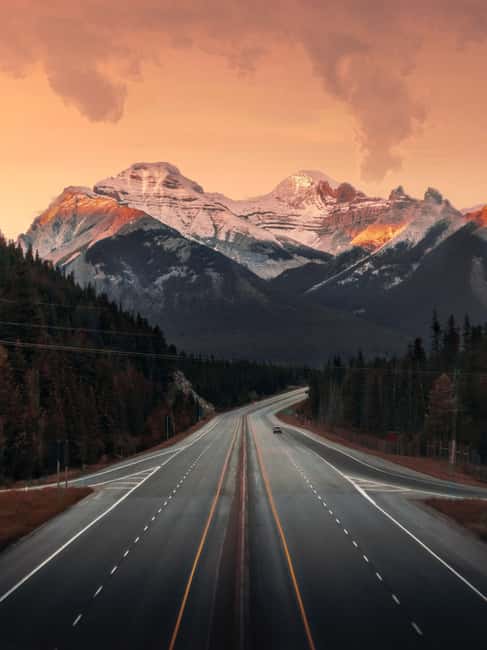 From Banff: Sunset Lake Louise, Moraine Lake & Wildlife Tour - Why Moraine Lake access is a big part of the value