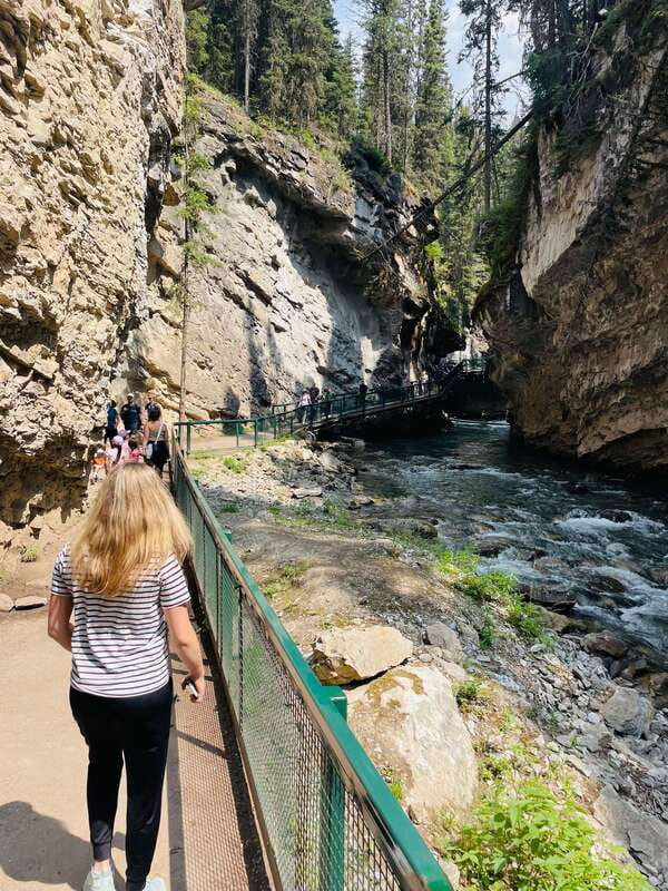From Calgary: Banff, Moraine Lake and Lake Louise Tour - Moraine Lake from June 1 to Oct 14, then Johnston Canyon after Oct 14