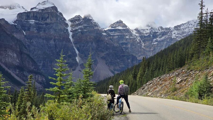 From Calgary/Banff: Moraine Lake & Lake Louise Half-Day Tour - Timing and Return Options From Banff