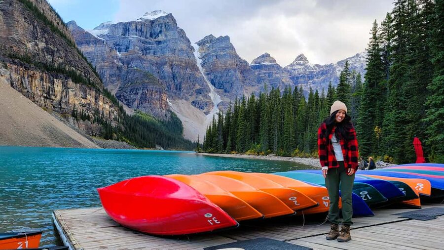 From Calgary/Canmore: Banff National Park Premium Day Trip - Lake Louise in Winter: Victoria Glacier Over a Frozen Shoreline