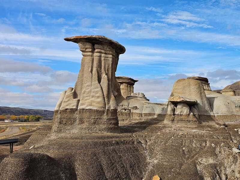 From Calgary: Drumheller Private Tour, Full day sightseeing - Hoodoos Trail: short hike, strong payoff