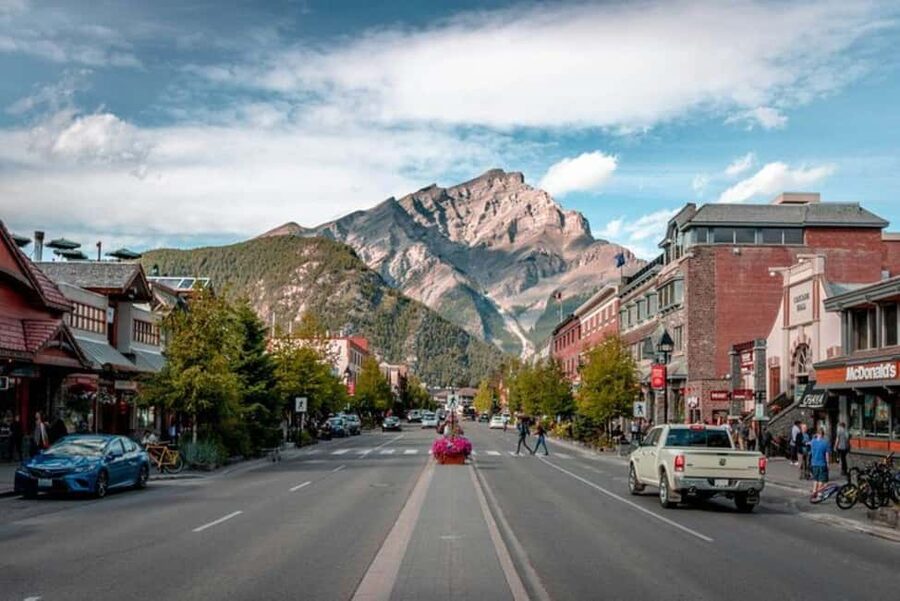 From Calgary: Explore 4 Stunning Lakes in Banff & Yoho - Emerald Lake in Yoho: Your Longest Free-Time Moment