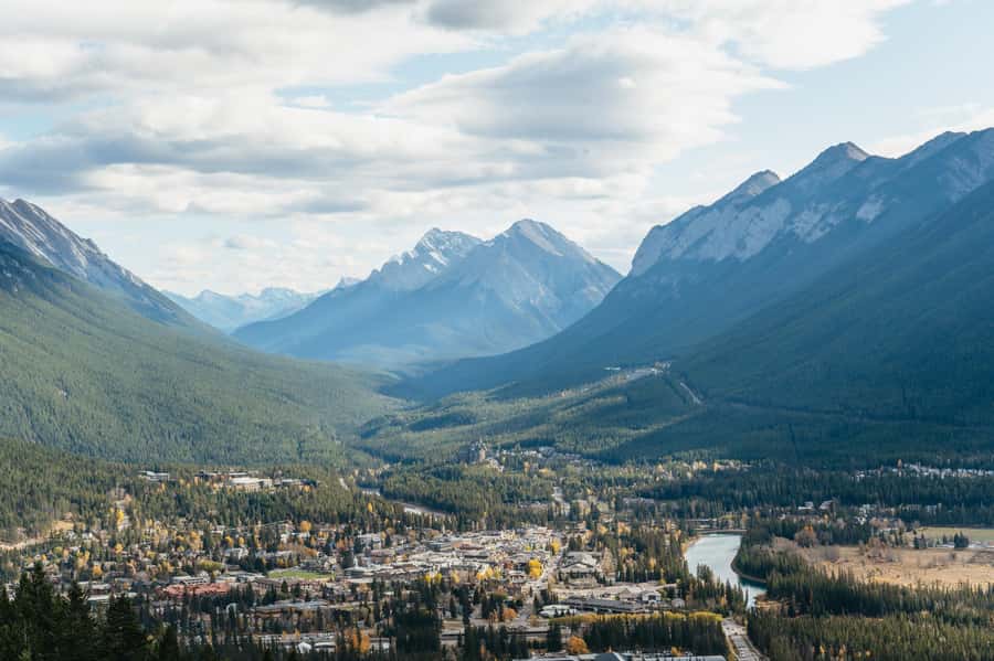 From Calgary: Private Banff National Park Day Trip - Pickup between Calgary, Canmore, and Banff: fewer moving parts
