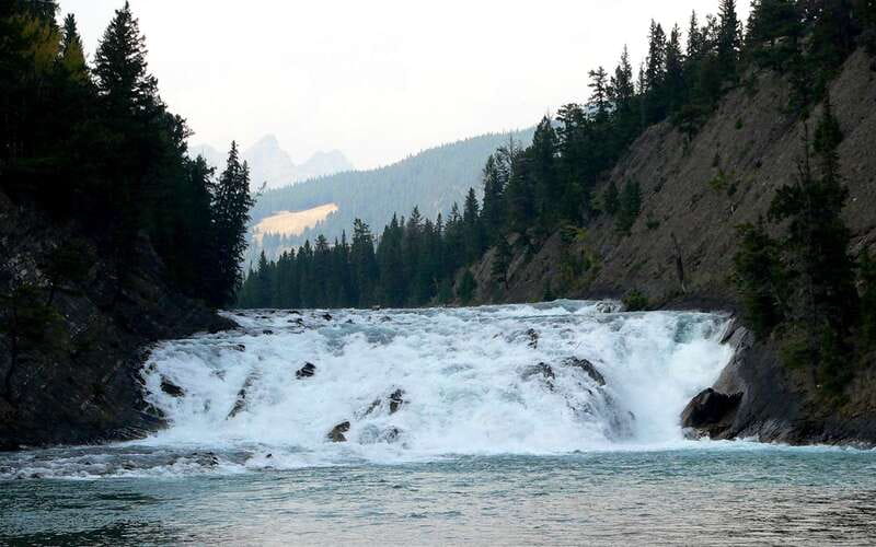 From Calgary: Private Lake Louise and Banff Day Trip - Pickup at 7:00 am and how the private format helps