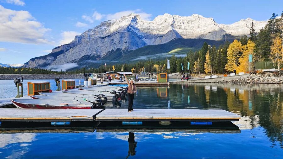 From Calgary to Banff: Day Trip with Wolfdog Sanctuary Visit - Fairmont Banff Springs: iconic architecture, plus a guided history moment