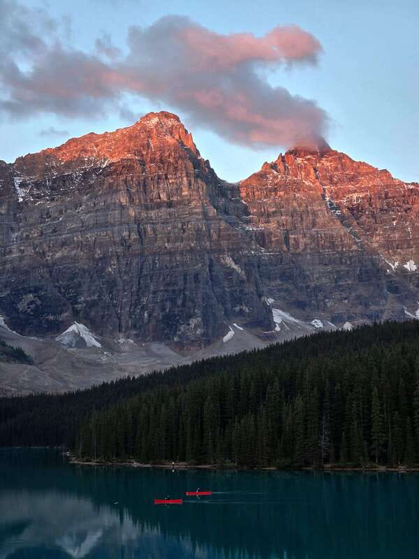 From Canmore/Banff: Moraine Lake Sunrise & Lake Louise Tour - Finding your spot on the Rockpile with a local guide
