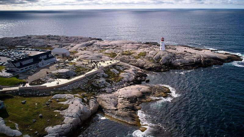 From Halifax: Peggy's Cove Bus Tour - The guided drive: what you actually gain from being on a bus