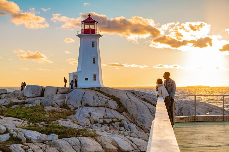 From Halifax: Peggy's Cove Bus Tour - 100 minutes at Peggy’s Cove: how to spend your time without rushing
