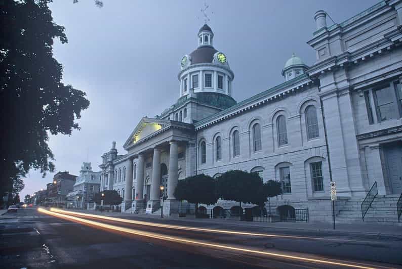 From Montreal: Kingston City Day Trip & 1000 Island Cruise - Royal Military College and Queen’s University Campus Stops