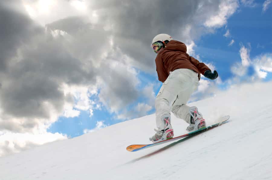 From Montreal: Skiing or Snowboarding Day Trip - Riding Out of Montreal: the 75-minute bus that actually helps