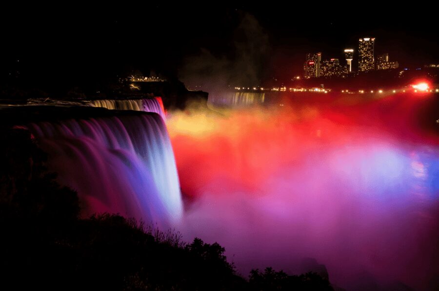 From NYC: 5-Day Trip to Eastern Canada and Niagara Falls - Day 3: Thousand Islands cruise, Ottawa connection, and Montreal by double-decker